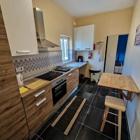 Comfy And Cosy. Апартаменты Сент-Полс-Бей